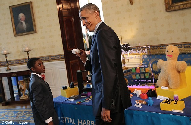 奧巴馬親自參與白宮舉辦的科學展迎各地3D打印小創客
奧巴馬,創客,創客聯盟,3D打印理賠,3D打印技術,3D打印技術有哪些,3D打印技術優缺點,3D打印多少錢,3D打印價格,北京3D打印哪里好,北京3D打印價格,北京3D打印多少錢,北京3D打印廠家