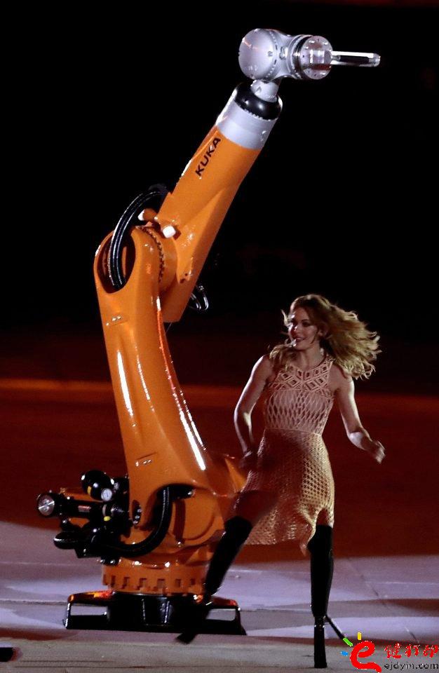 3D打印服裝_殘奧會(huì)開幕式之星Amy Purdy的3D打印連衣裙閃耀舞臺(tái)