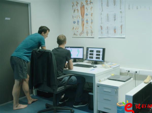 3d打印應(yīng)用實(shí)例 個(gè)性化定制Phits3D打印健康鞋墊_3D打印服務(wù)平臺