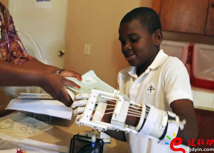 3d打印為殘疾兒童制作的醫(yī)療模型 話說3d打印技術前景和用途 為何發(fā)展如此迅速?_3d打印服務平臺 3d打印為殘疾兒童制作的醫(yī)療模型 話說3d打印技術前景和用途 為何發(fā)展如此迅速?_3d打印服務平臺